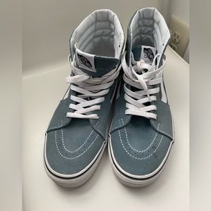 mens 9.5, women’s size11